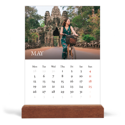 Easel Desk Calendar Portrait  — Simple serif [cover]