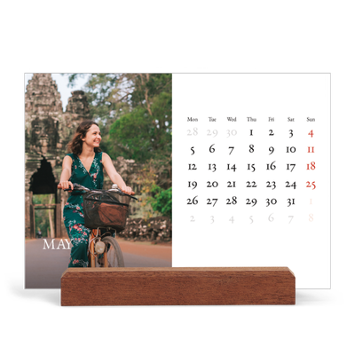 Easel Desk Calendar Landscape  — Simple serif [cover]