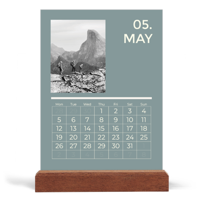 Easel Desk Calendar Portrait  — Contemporary bold [cover]