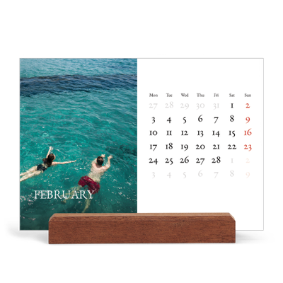 Easel Desk Calendar Landscape  — Simple serif [February]